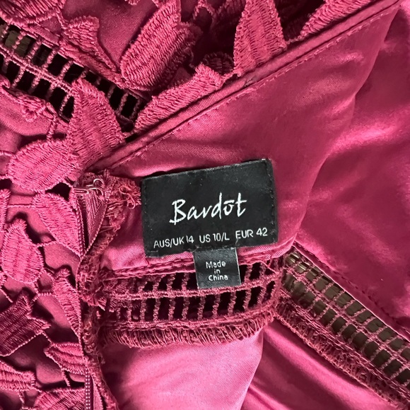 Bardot Lace Midi Dress - Picture 9 of 9